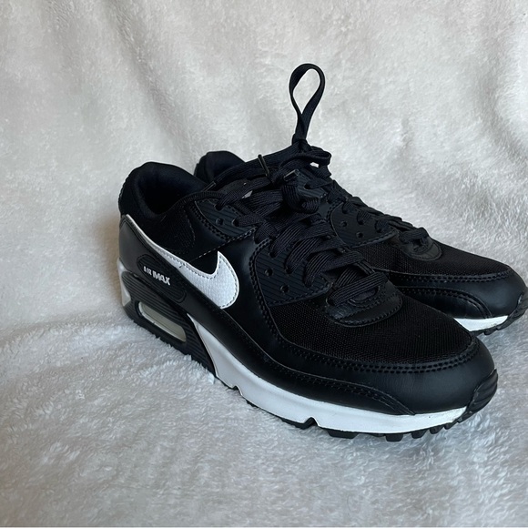 nike air max 90’s (w. 9.5) - Picture 3 of 10